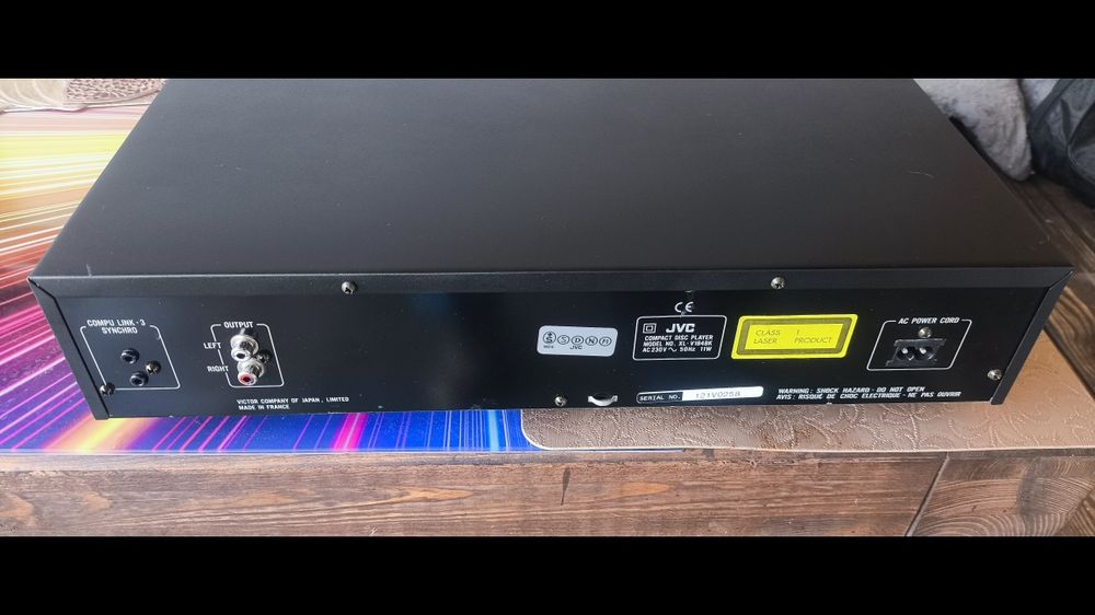 Odtwarzacz JVC XL-V184