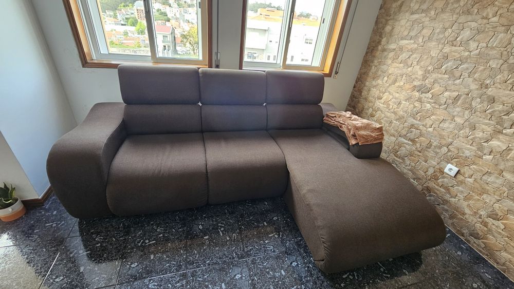 Sofá Chaise Longue Artesanal (C/ Arrumação e Puffes)