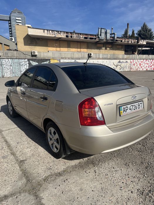 Hyundai accent 2009 рік