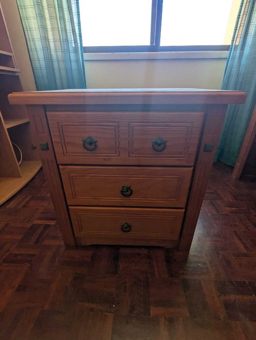 Conjunto quarto solteiro em madeira
