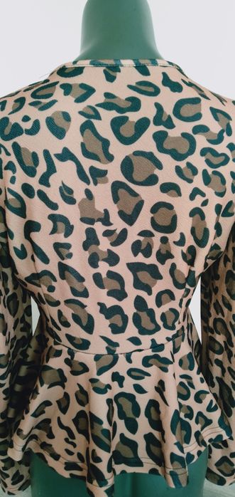 Marynarka, narzutka w panterkę, na zamek, bufiaste rekawy