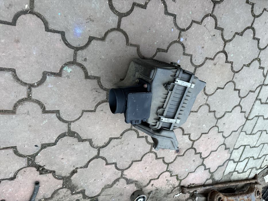 Корпус повітряного фільтра 1.6  MB924218 99152198 Lancer 9 Mitsubishi