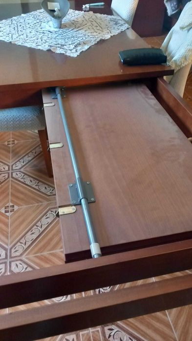 Mesa de Jantar em bom estado