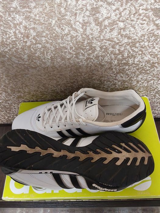 Кросівки  adidas 45 розмір