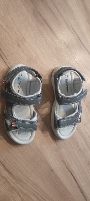 Sandały NOWE rozm. 31