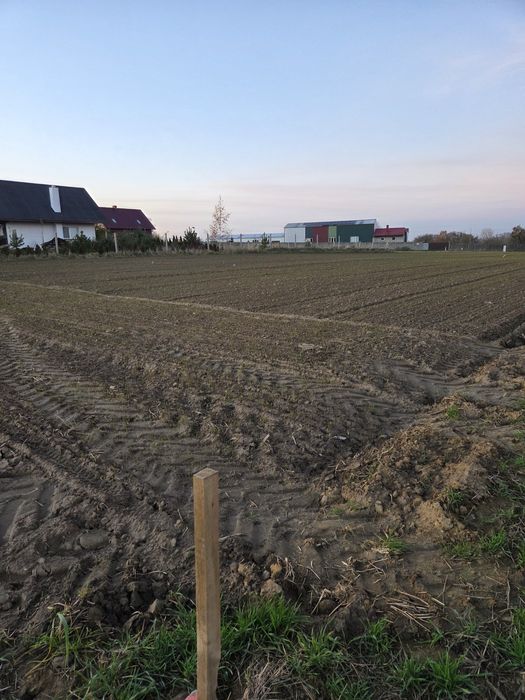 Działka budowlana uzbrojona Prąd wodę Droga dojazdowa utwardzona