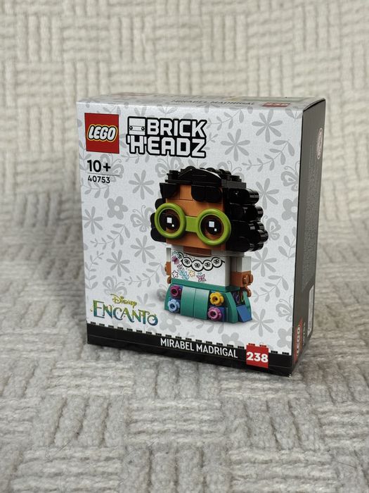 Zestaw LEGO Encanto BrickHeadz 40753 - Mirabel Madrigal