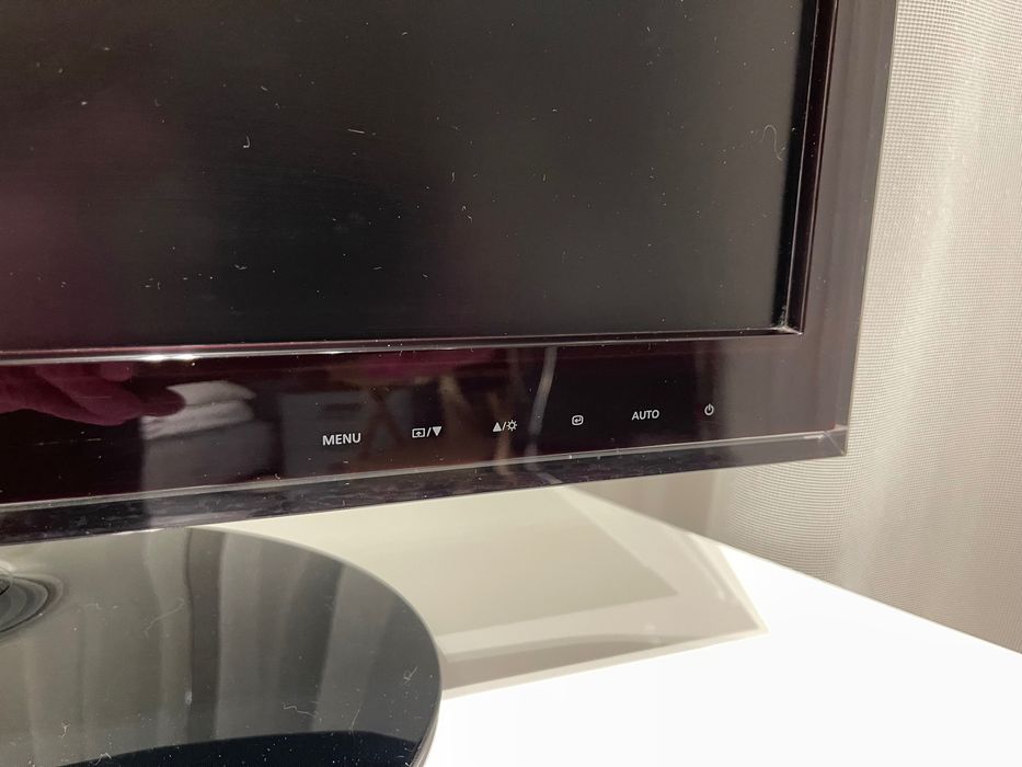 Монітор екран samsung syncmaster p2050