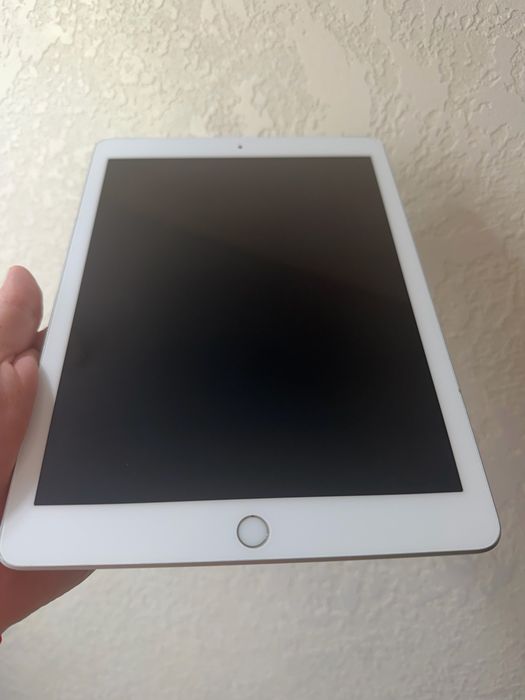 iPad 5 2017 9.7 128Gb WiFi+4G LTE A1823 Silver