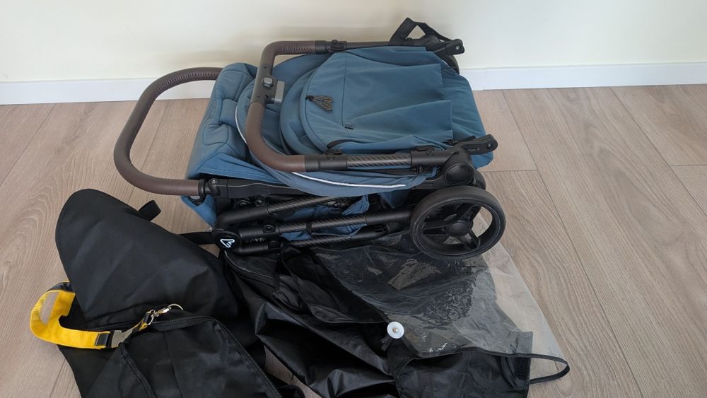 Коляска візок дитячий прогулянковий візочок 
Продаж можливий.