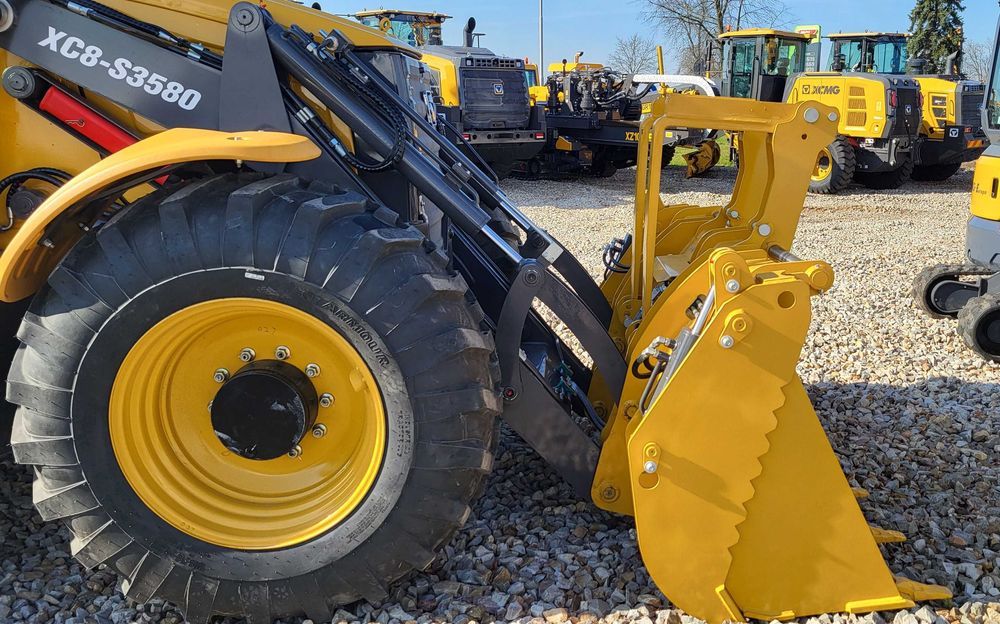 Koparko ładowarka XCMG XC8-S3580