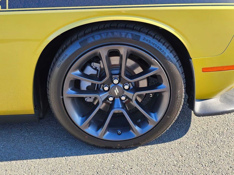 Dodge Challenger      2020