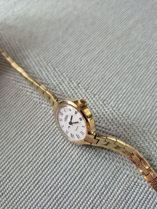 Śliczny zegarek damski mechaniczny Cornavin