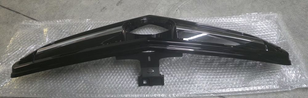 Grelha Frontal Mercedes W204 LOOk AMG preto / Cromo ( NOVA )