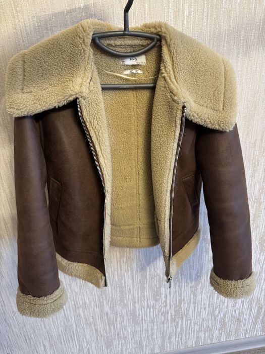 Дублянка коротка коричнева mango