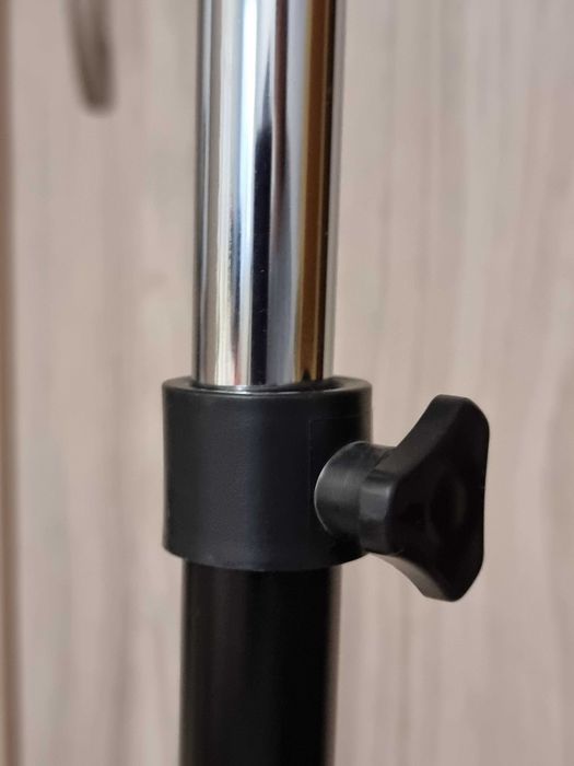 Вішалка для одягу підлогова телескопічна пересувна. Висока стійка