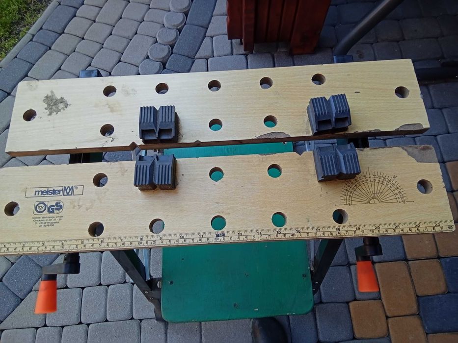 Stół warsztatowy do majsterkowania z zaciskami
