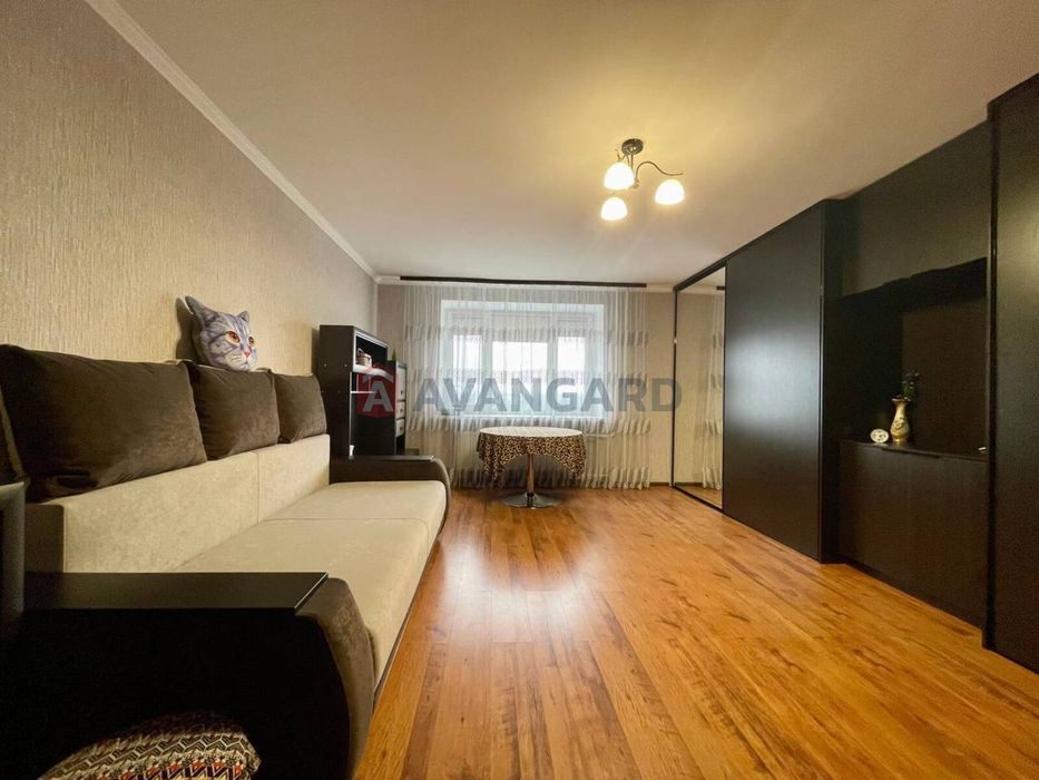 Простора 2-к. квартира з новим ремонтом. Казбет