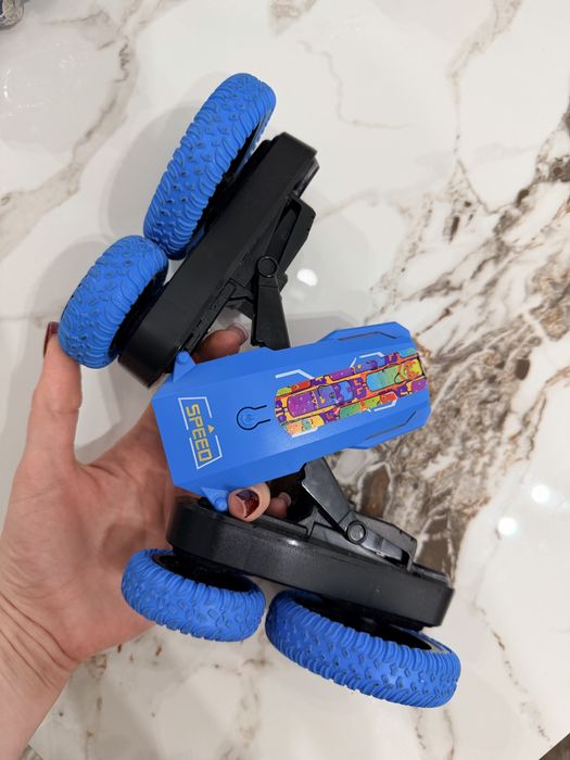 Машинки на пульту керування