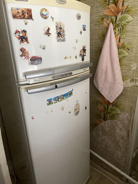 Холодильник Whirlpool NoFrost  (сухая заморозка) .