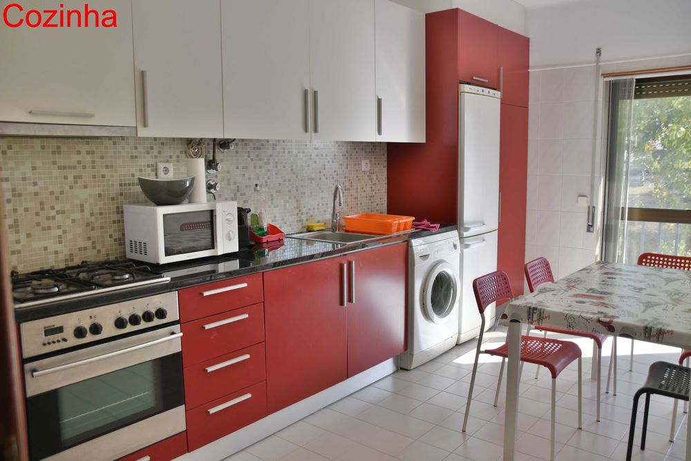 ** Quarto com cama de casal a 500m do Polo 2 ISEC Coimbra Shopping **