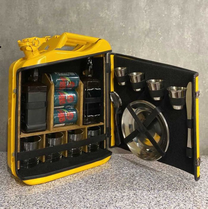 Бар з каністри 10 л. Подарунок для людини у якої є все