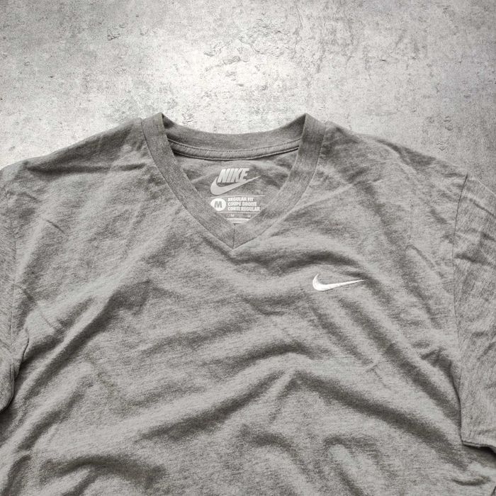 MĘSKA Szara Koszulka Bawełna Kołnierzyk V Sport Casual Nike Elegancka