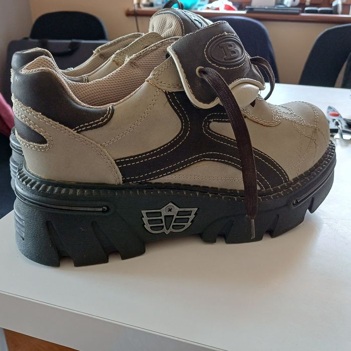 Buty na platformie Booster rozm.42 skorzane