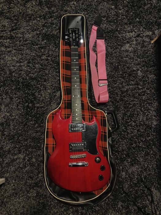 Електрогітара Harley Benton dc200 (чехол, ремінь, провід)