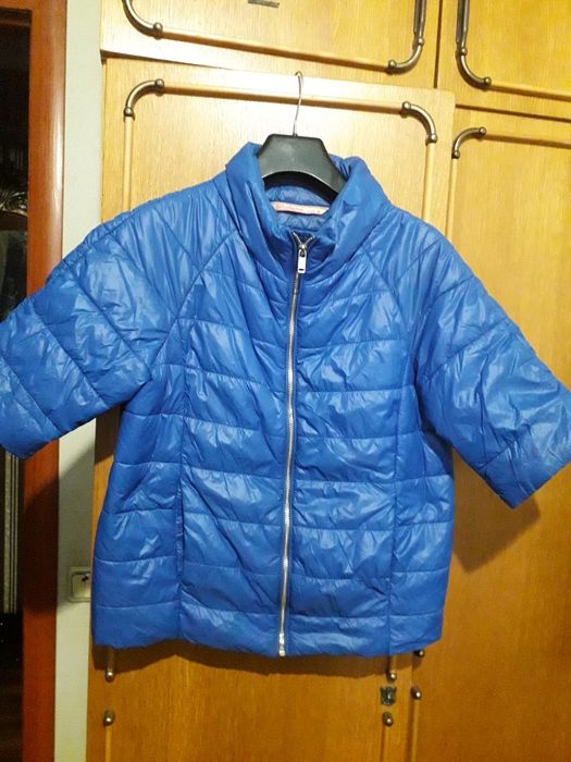 Продам жилетку женскую  s