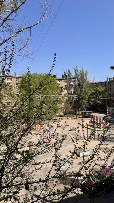 Продам 2 кімнати в гуртожитку Подільський р-н Електриків 26/30 Рибальський острів