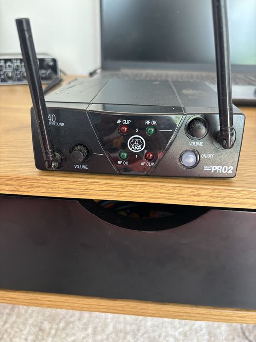 Akg emissor de guitarra