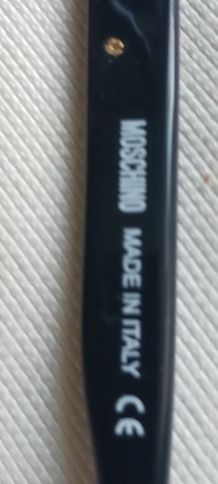 Óculos  Moschino sem uso sem riscos sempre guardados !