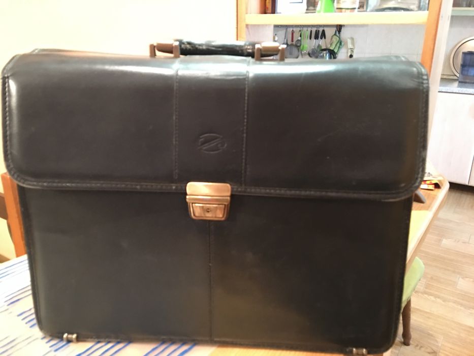 Портфель кожаный