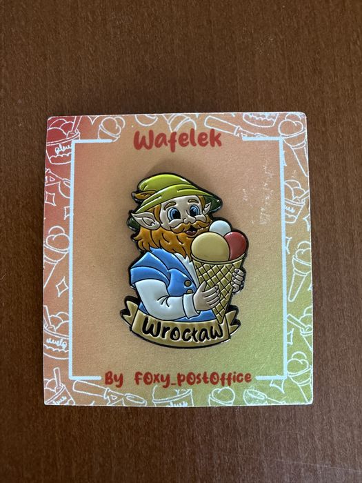 Pin emaliowany Krasnal Wafelek
