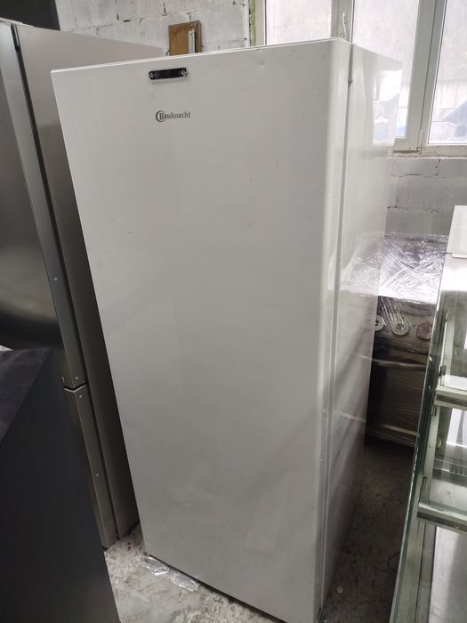 Морозильна камера Blomberg.