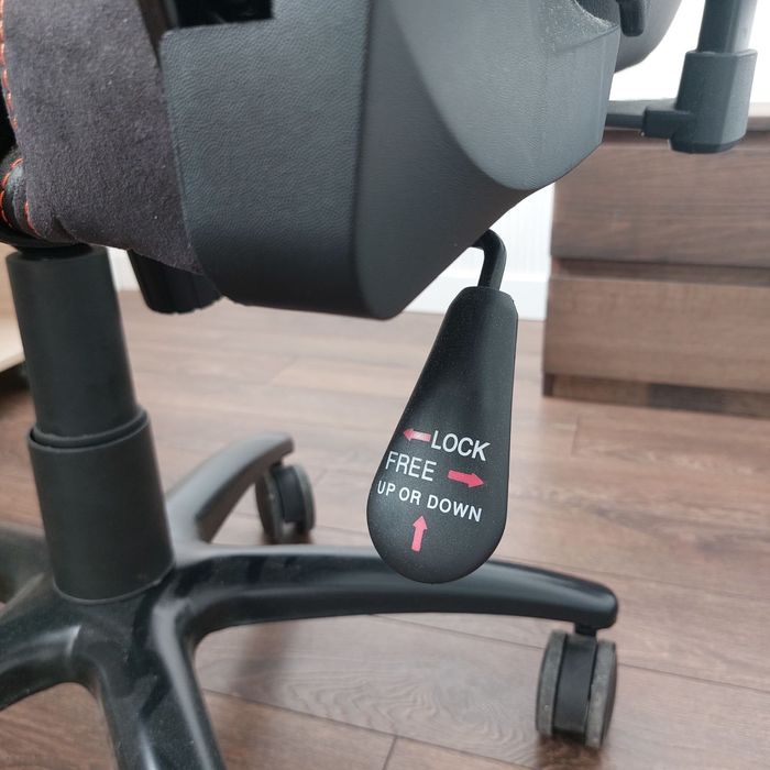 Cougar Armor Pro крісло компьютерне