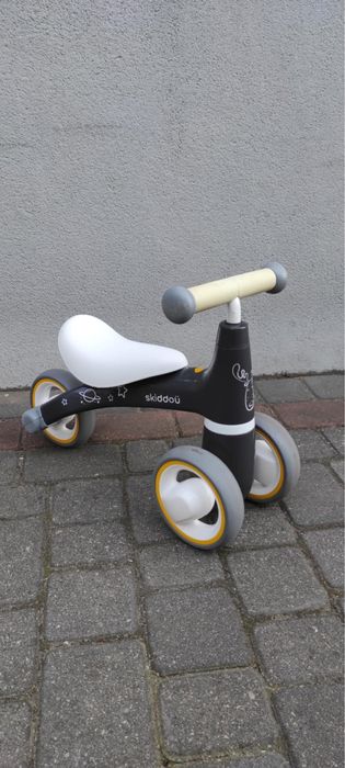 Rowerek biegowy skiddou