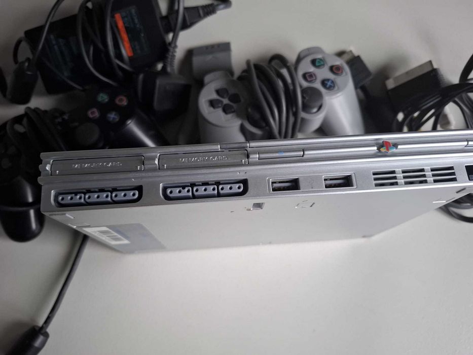 Konsola PlayStation 2 komplet z padami