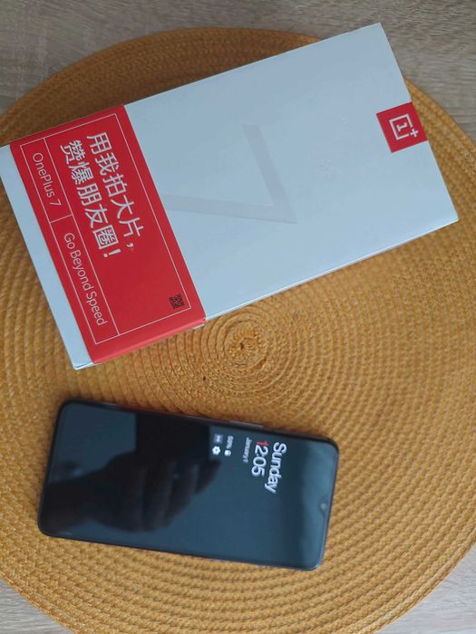 Топовий Oneplus 7 12/256Гб - стан нового, повний комплект