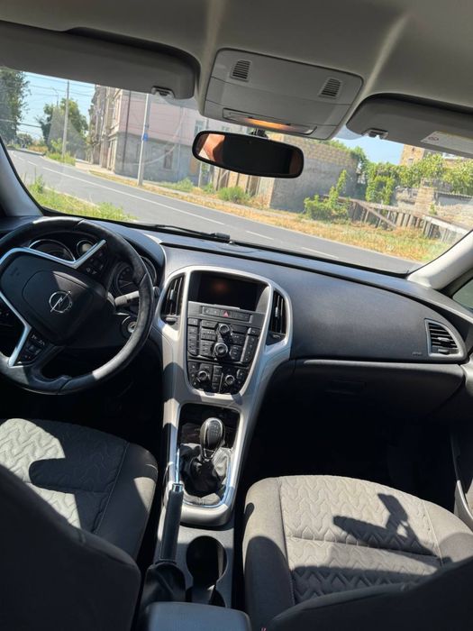 Opel Astra 2013