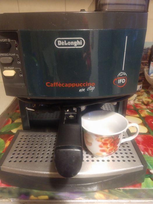 Кофемашина  в рабочем состоянние