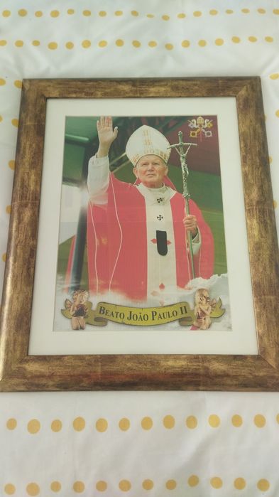 Quadros com boa moldura e vidro antireflexo