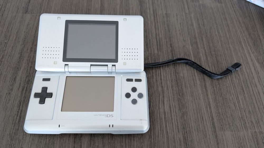 Nintendo DS com 5 Jogos