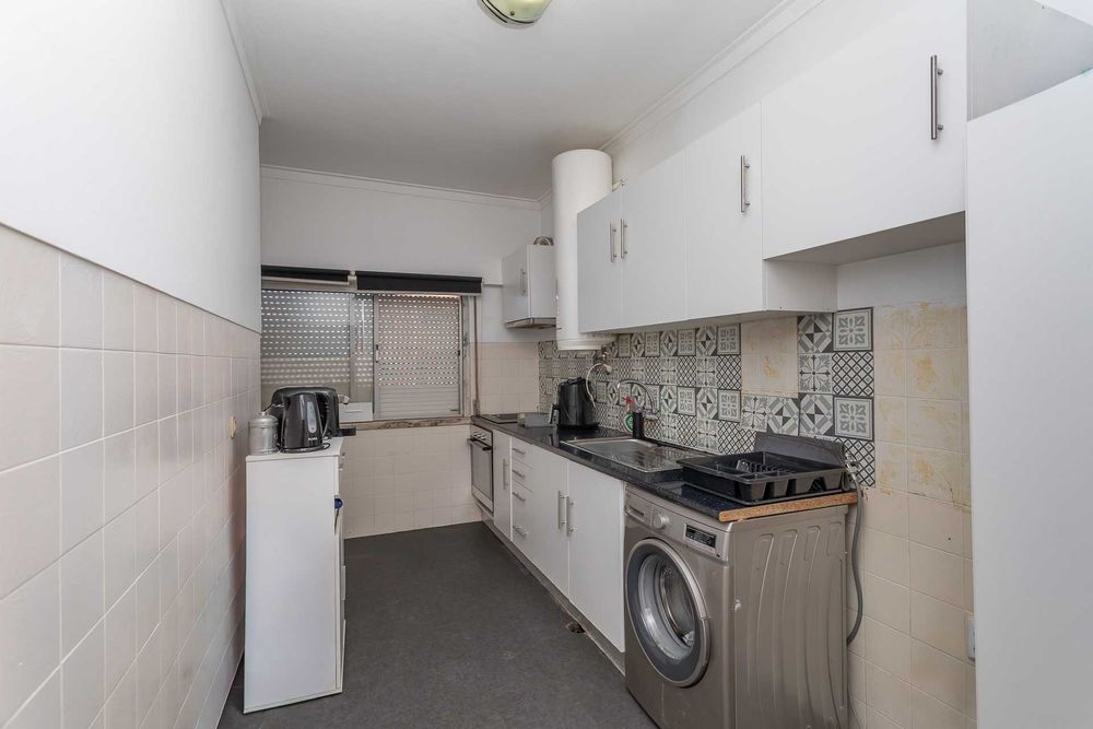 apartamento T2, em R/C, com 80m2 de ABP + 6m2 de área dependente (arrecadação) em Trajouce, São Domingos de Rana