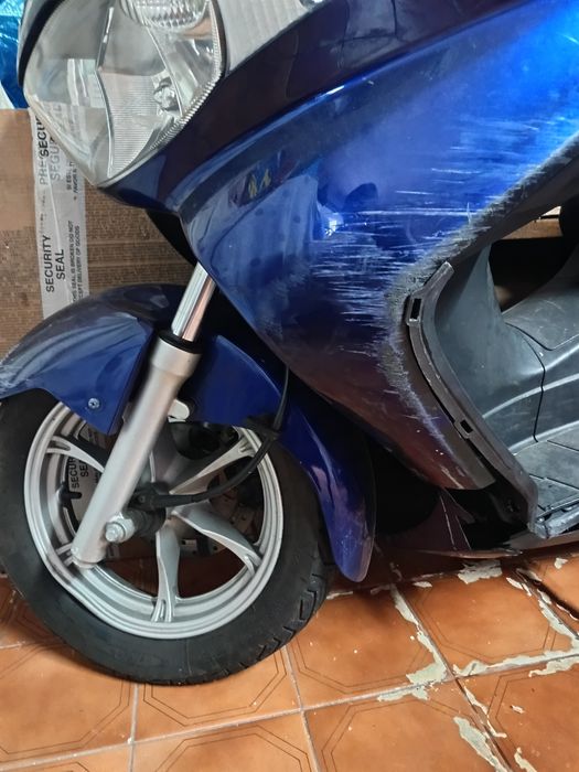 Suzuki Burgman UH 200