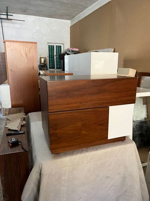 Mesinha cabeceira nova