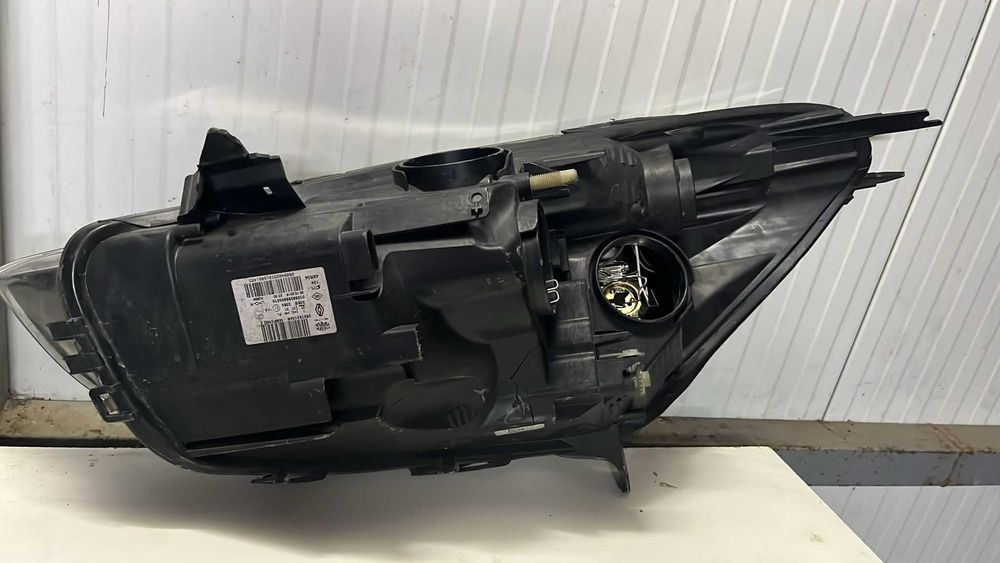 Farol dianteiro direito Maxus Deliver 9 original