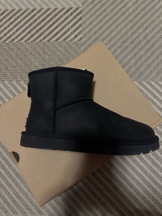 Продам Угги, взуття жіноче W CLASSIC ULTRA MINI LTHR-BLK