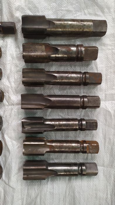 Метчики, мітчики, инструмент для нарезания резьбы